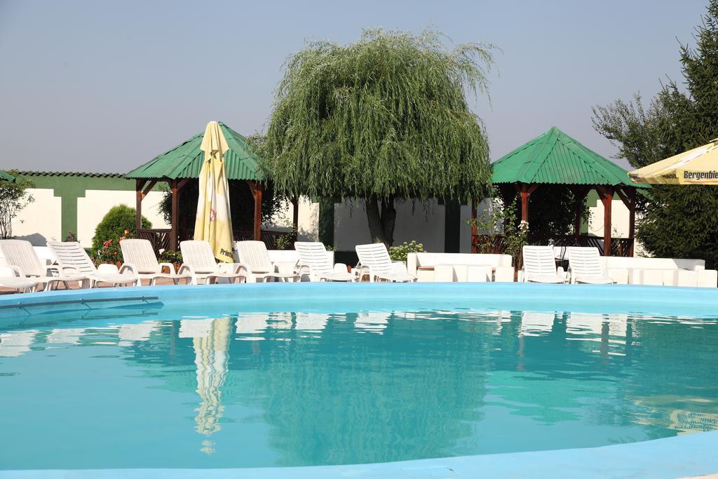 Hotel Rodiv Găeşti المظهر الخارجي الصورة
