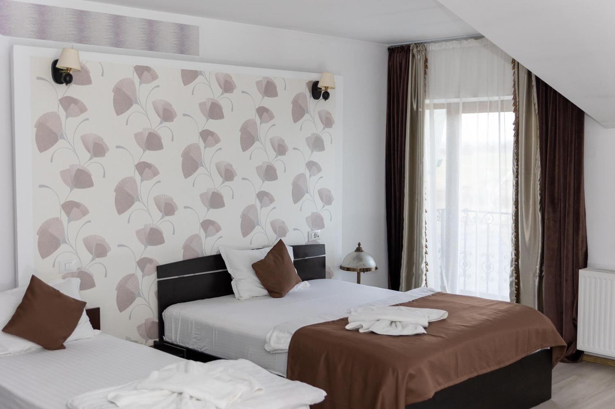 Hotel Rodiv Găeşti المظهر الخارجي الصورة