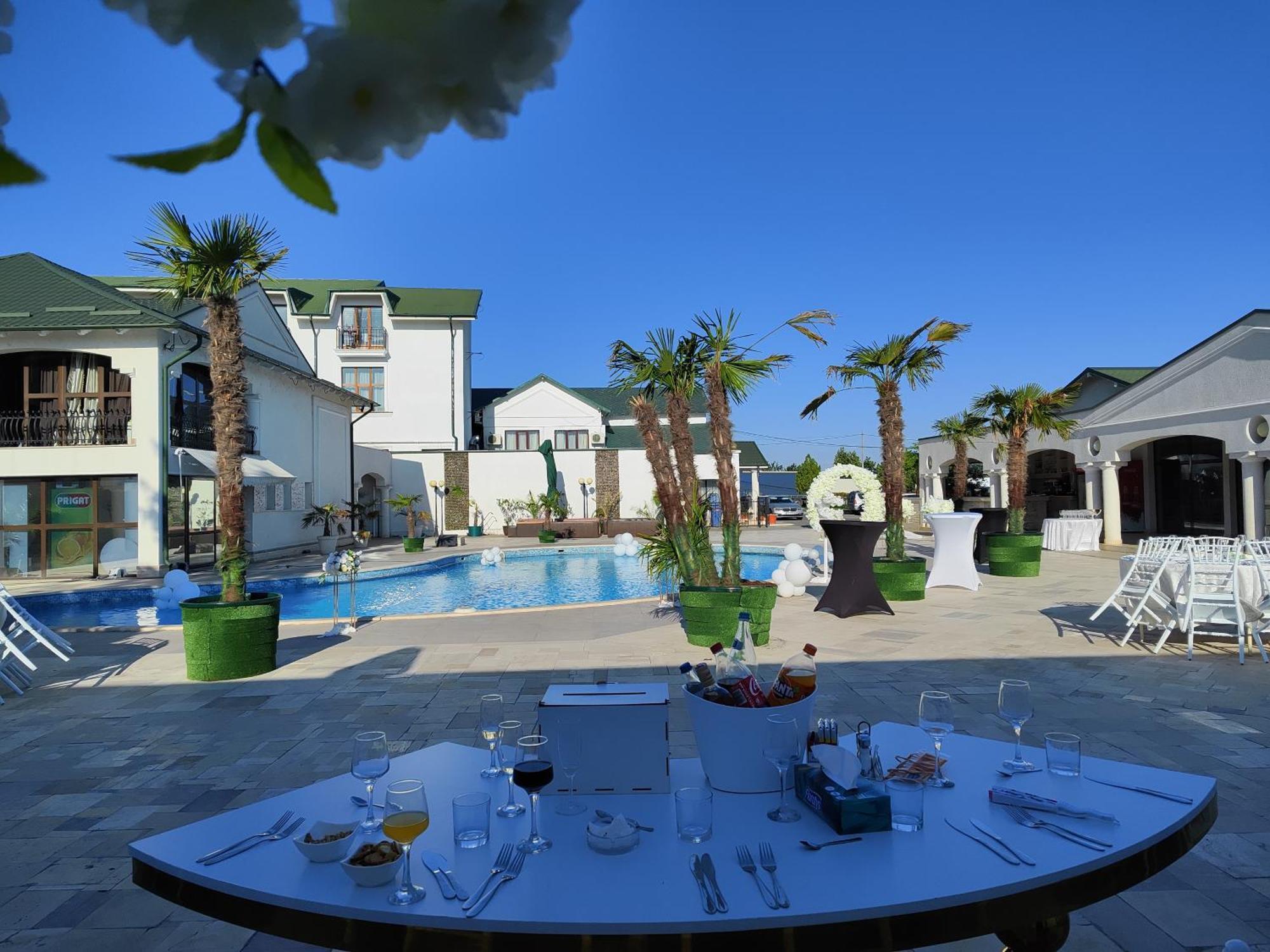 Hotel Rodiv Găeşti المظهر الخارجي الصورة
