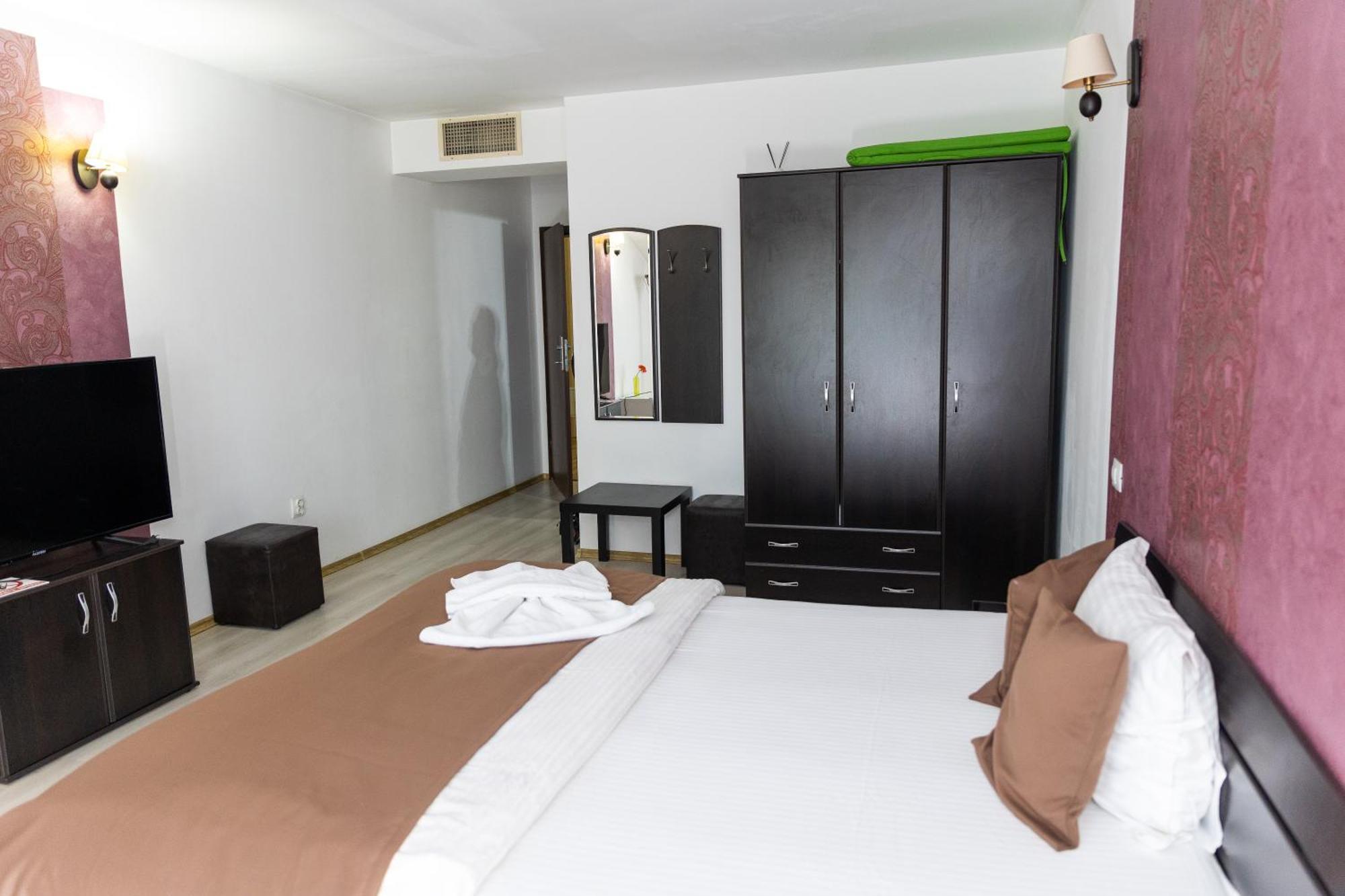 Hotel Rodiv Găeşti المظهر الخارجي الصورة