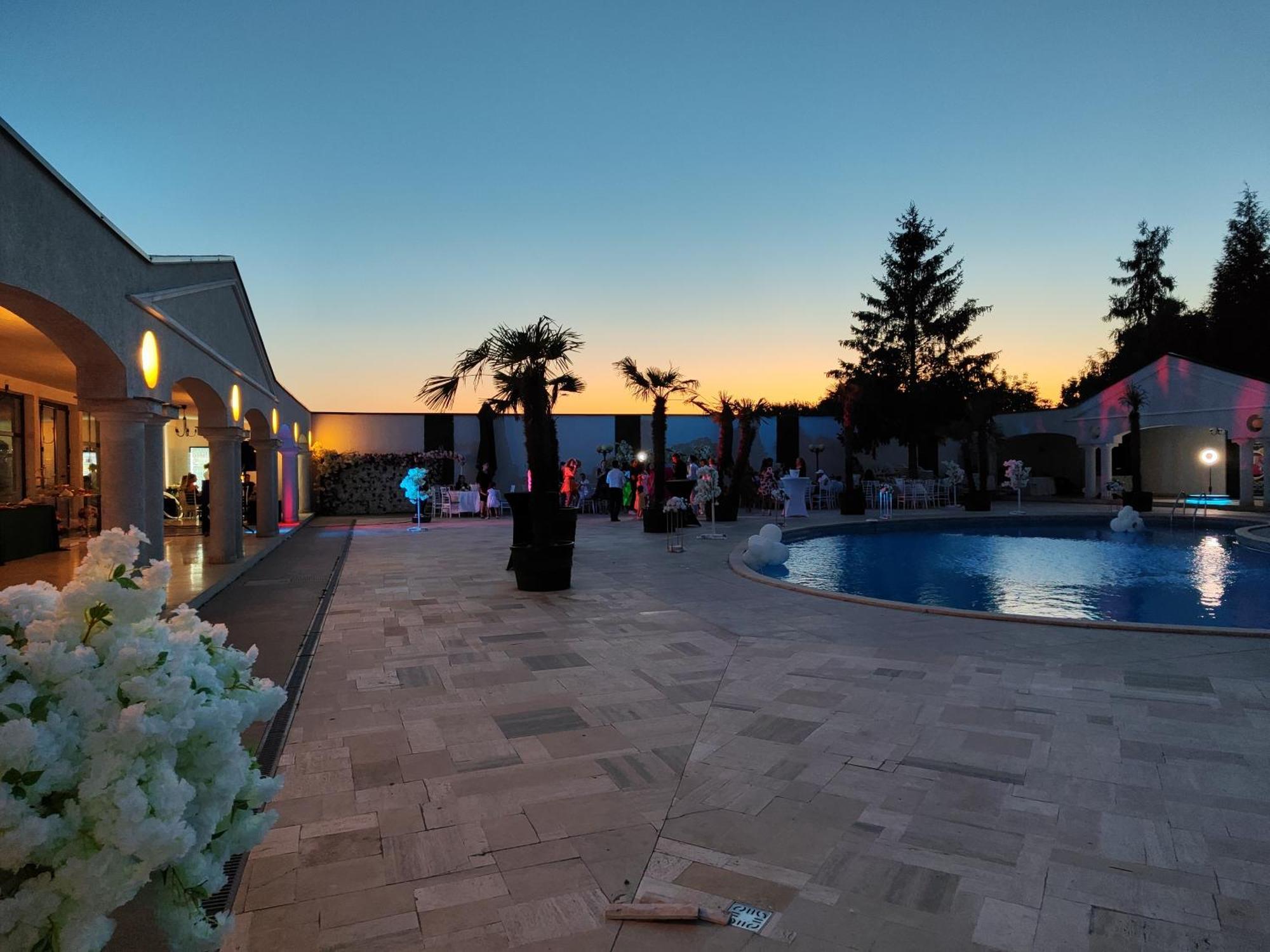 Hotel Rodiv Găeşti المظهر الخارجي الصورة