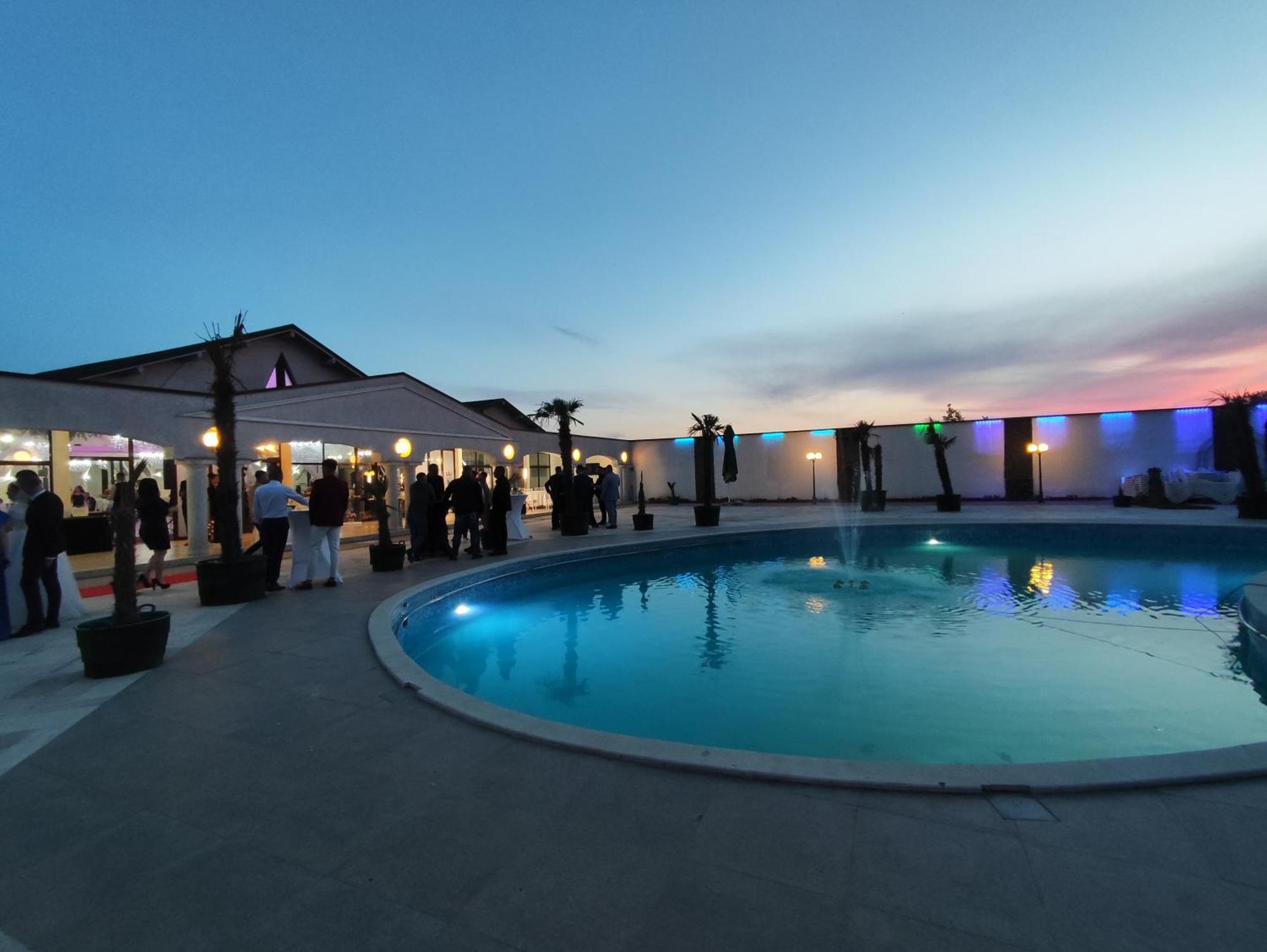 Hotel Rodiv Găeşti المظهر الخارجي الصورة