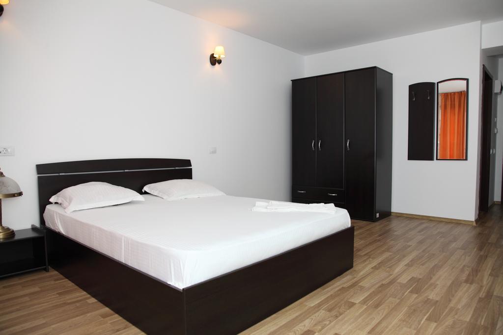 Hotel Rodiv Găeşti المظهر الخارجي الصورة